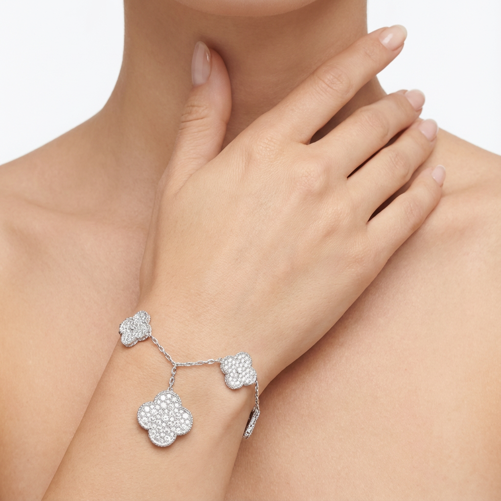 VCA Ambrisse Bileklik (İthal Kutulu Model)