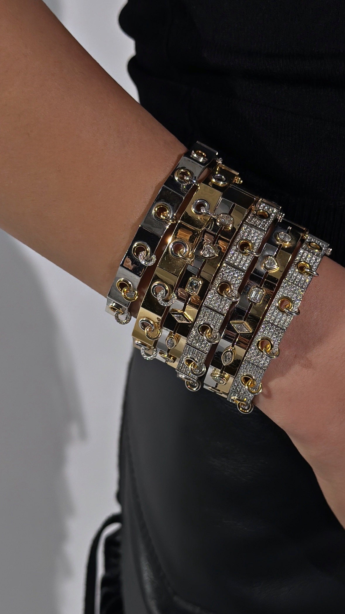 Sevenfold Splendor Kelepçe - MuffGem