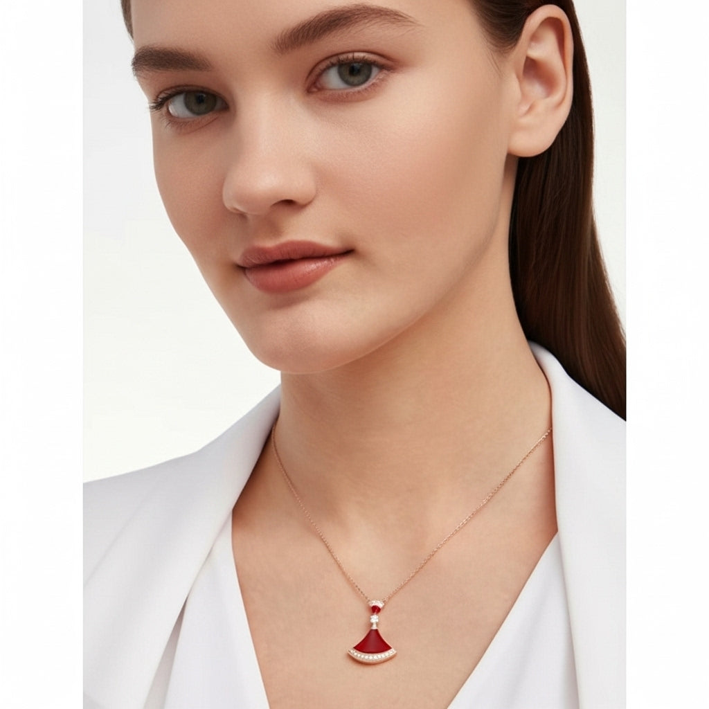 Divina Rosso Kolye (İthal Kutulu Model)