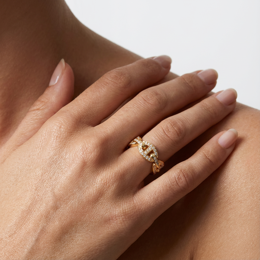 Кольцо с цепочкой (импортная модель в коробке)