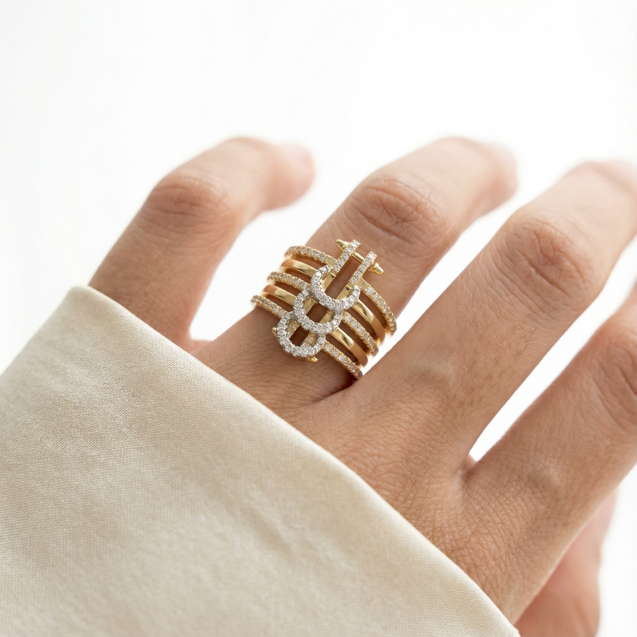 Heliora Cage Ring