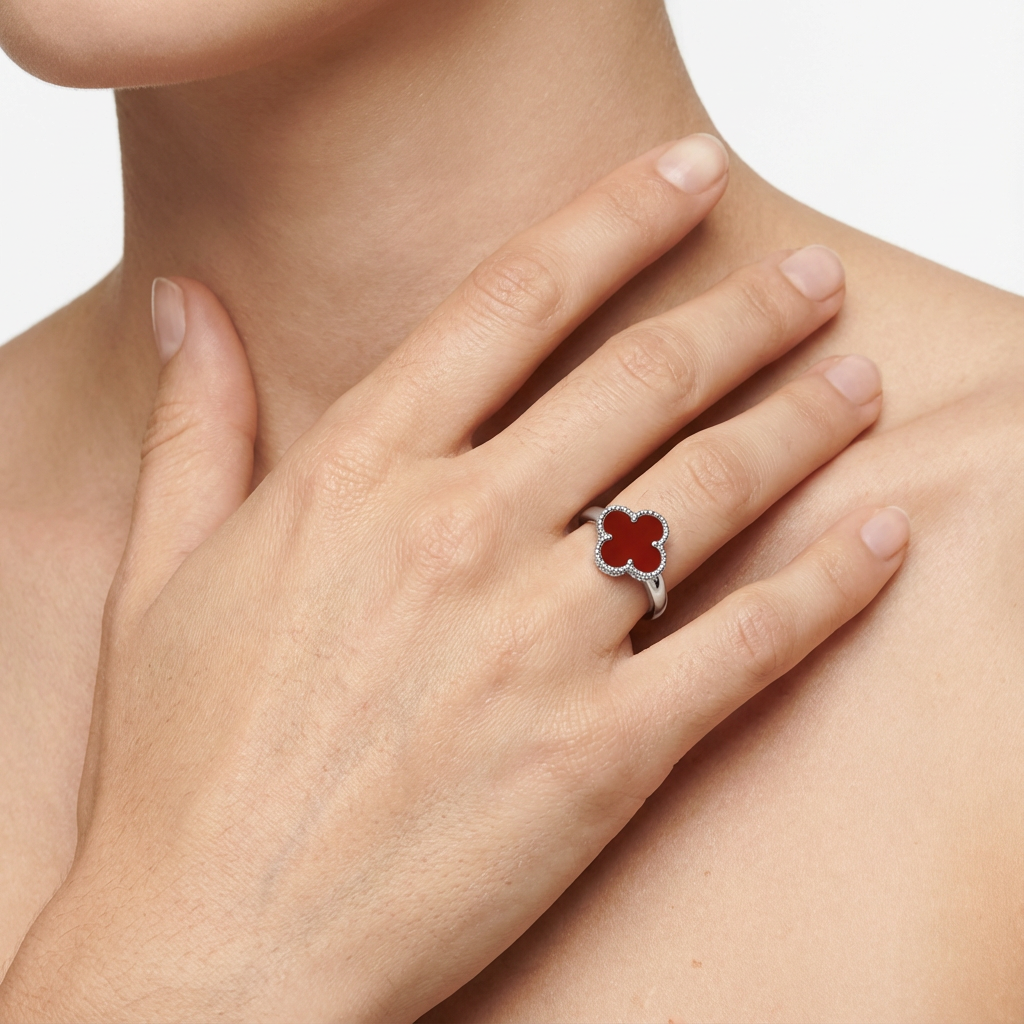 VCA Radiant Clover Yüzük (İthal Kutulu Model)