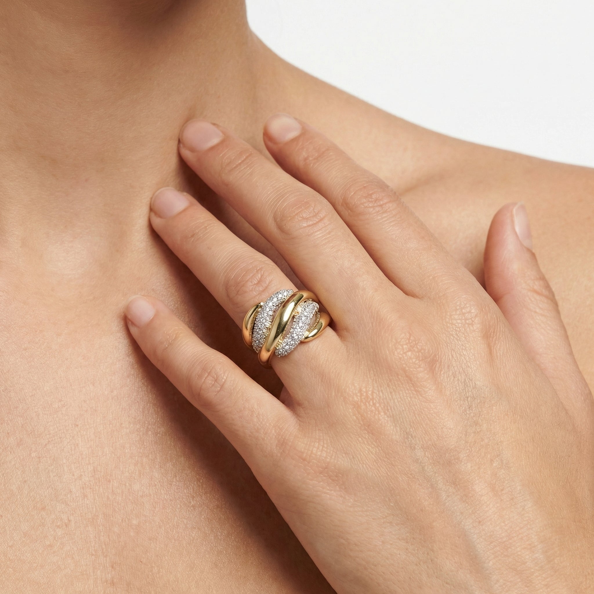 Radiant Helix Yüzük