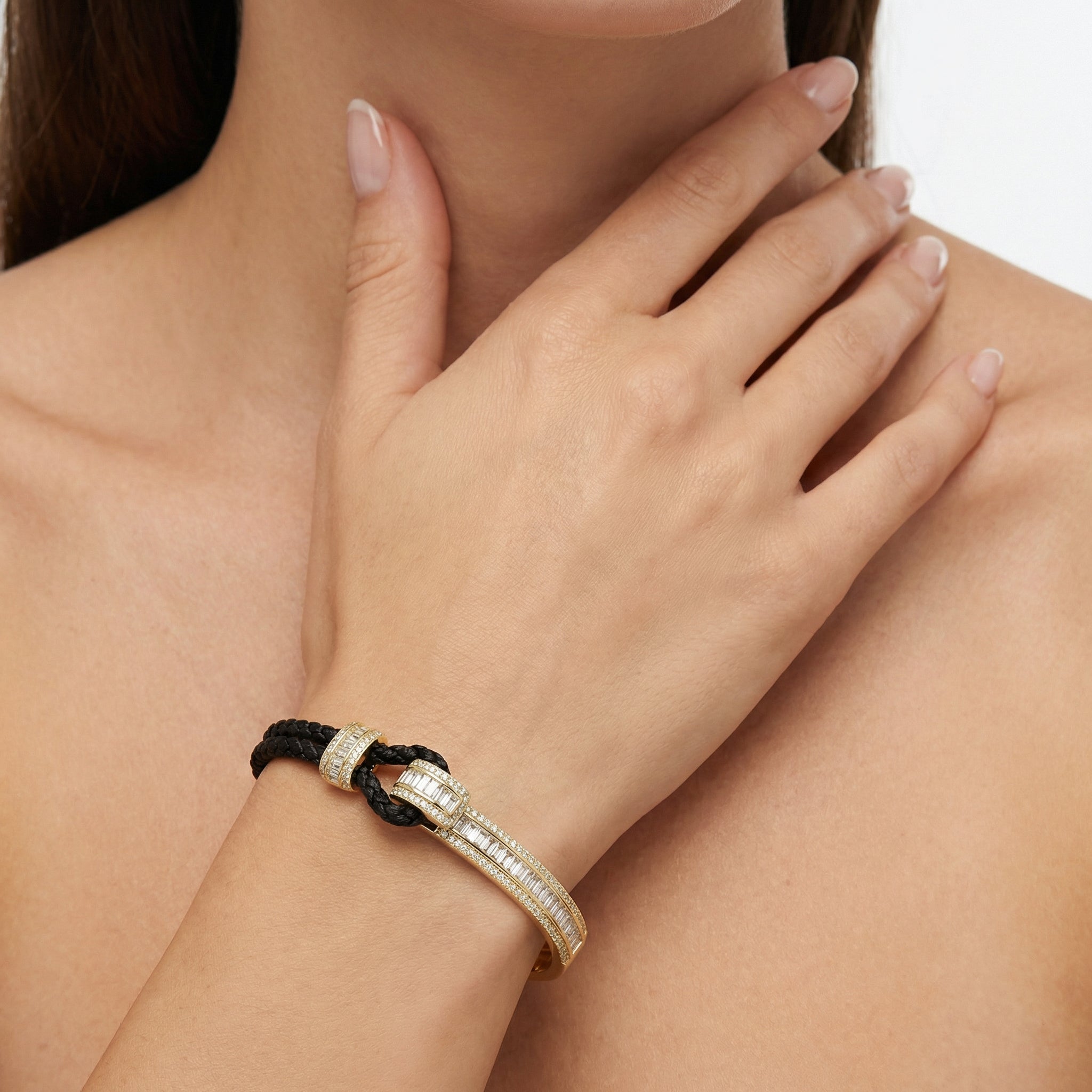 Emblem Cord Kelepçe