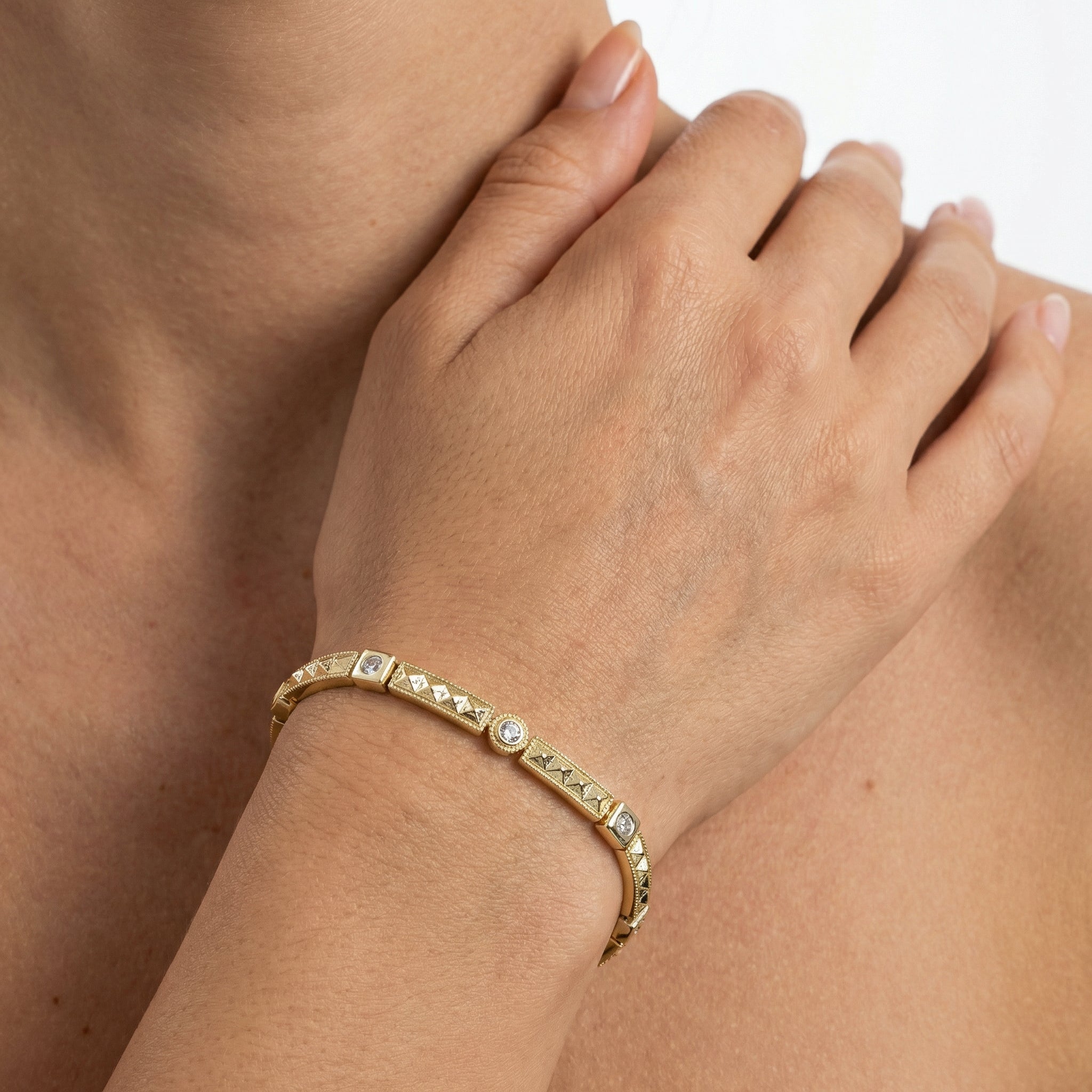 Pyramid Dot Bileklik