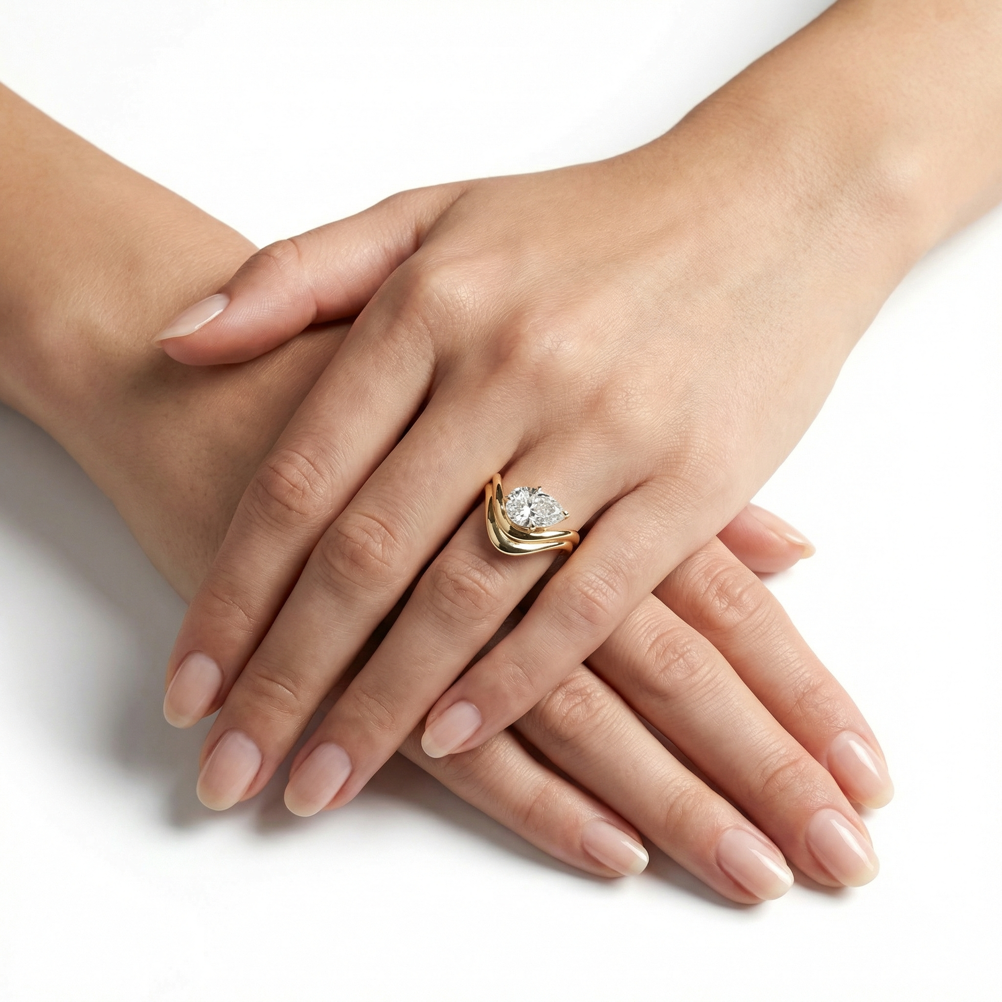 Crested Horizon Solitaire Ring