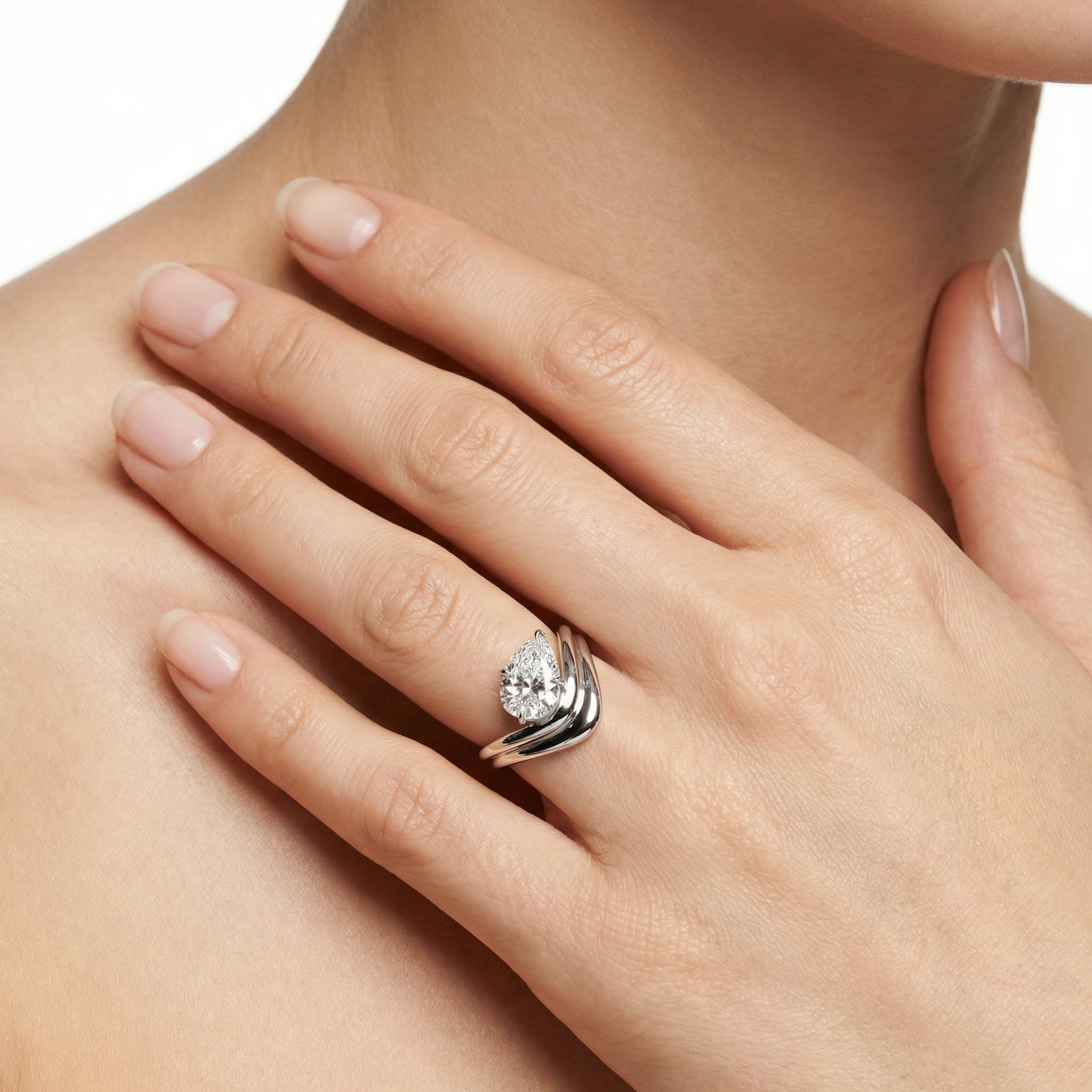 Crested Horizon Solitaire Ring