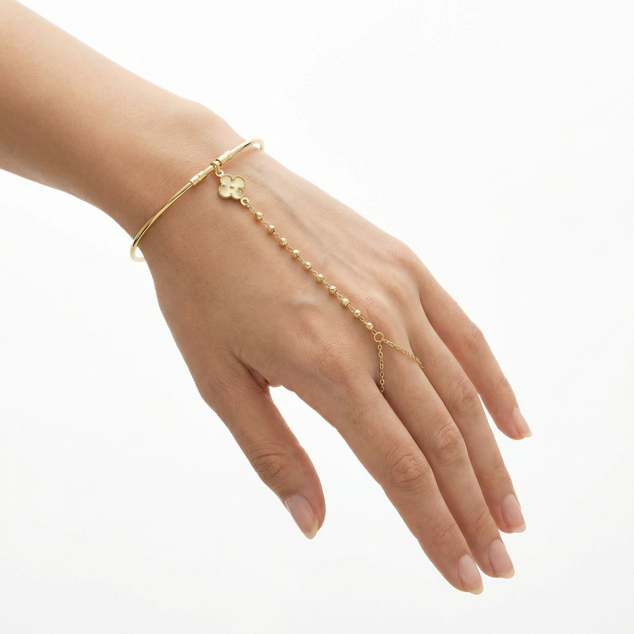 Clover Charm Şahmeran