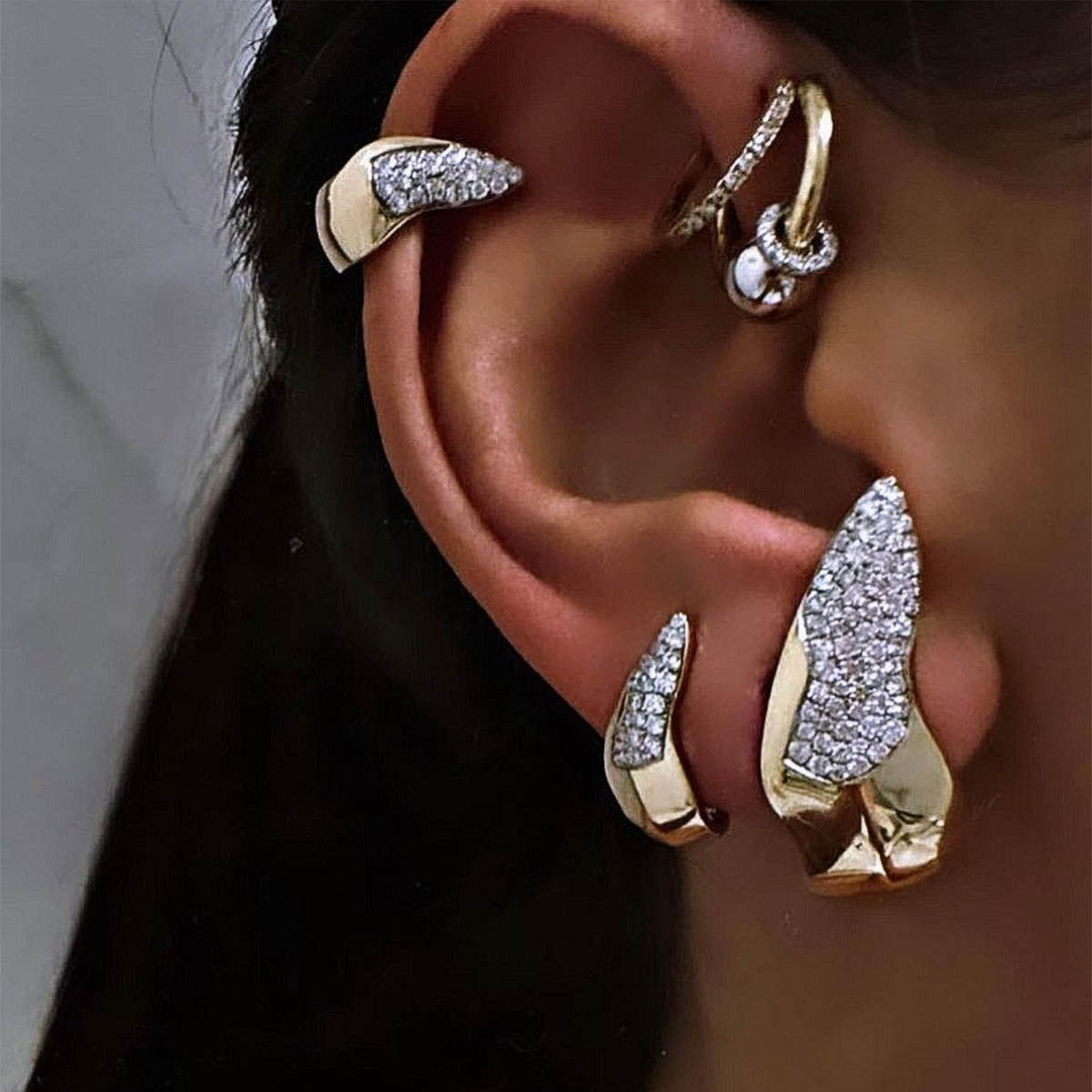 Shark Fin Stud Küpe - MuffGem