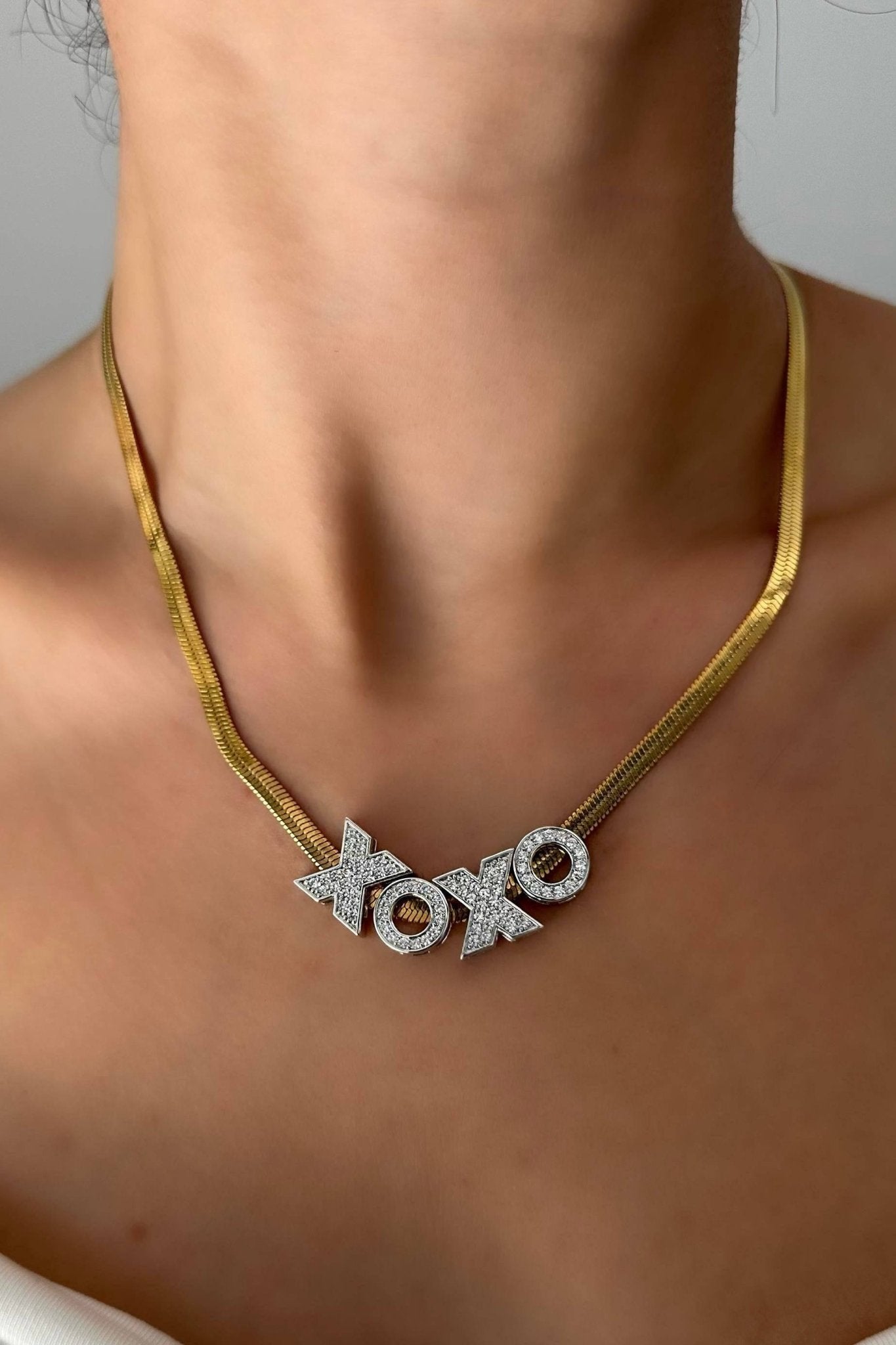 XOXO Taşlı İtalyan Kolye - MuffGem