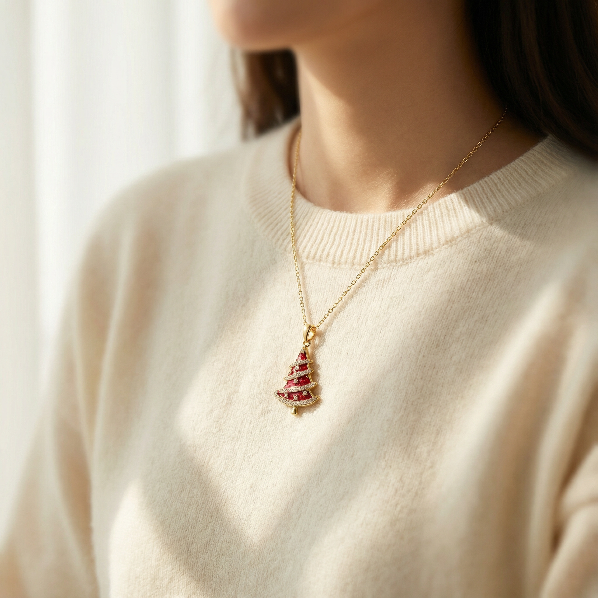 Рубиновое ожерелье в виде рождественской елки