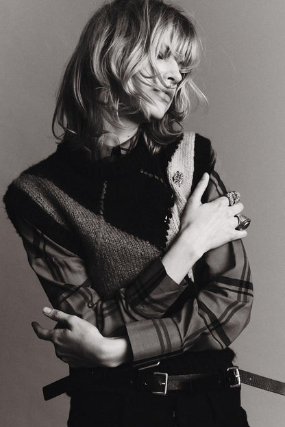 Midnight Flower Broş