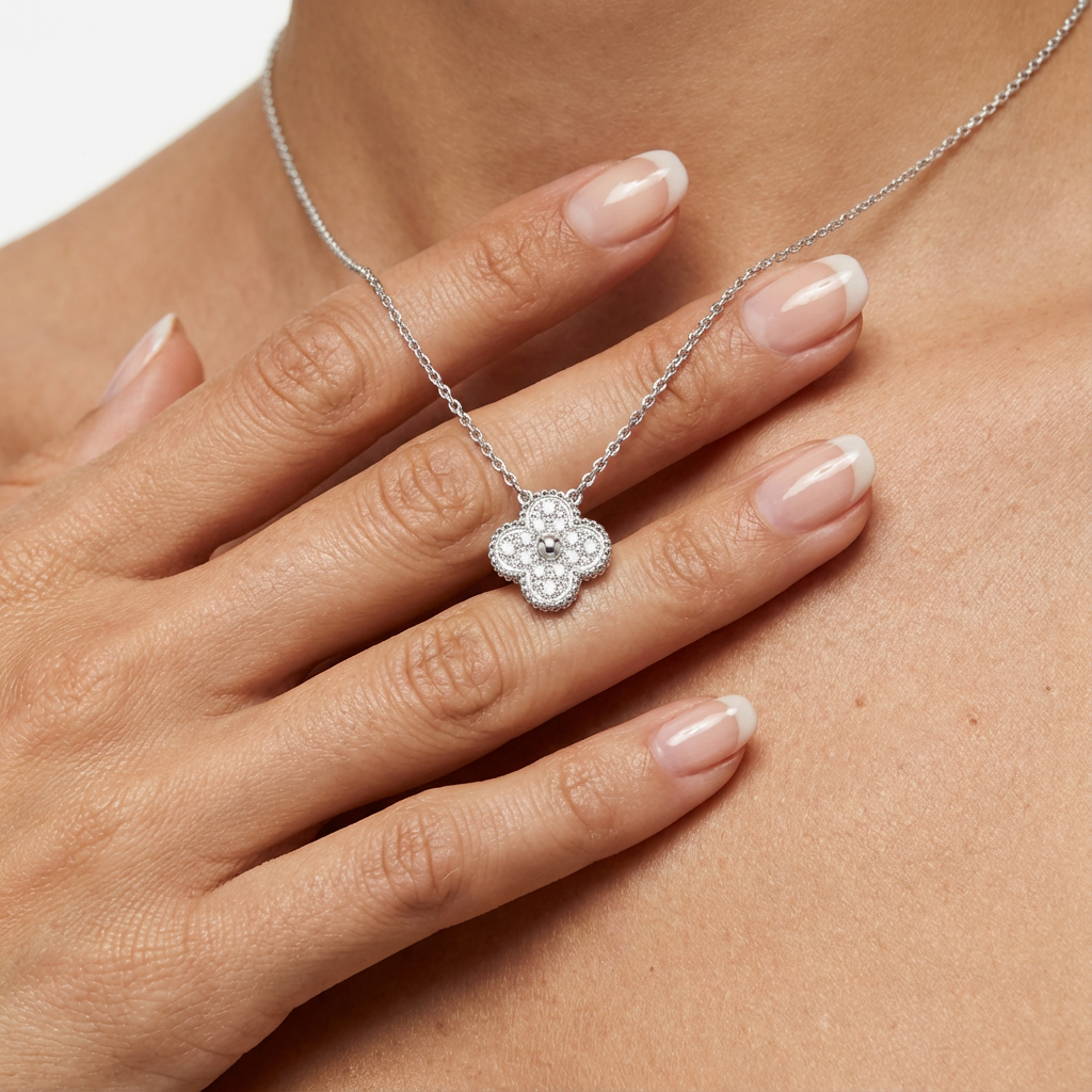 VCA Clovisse Pure Kolye (İthal Kutulu Model)