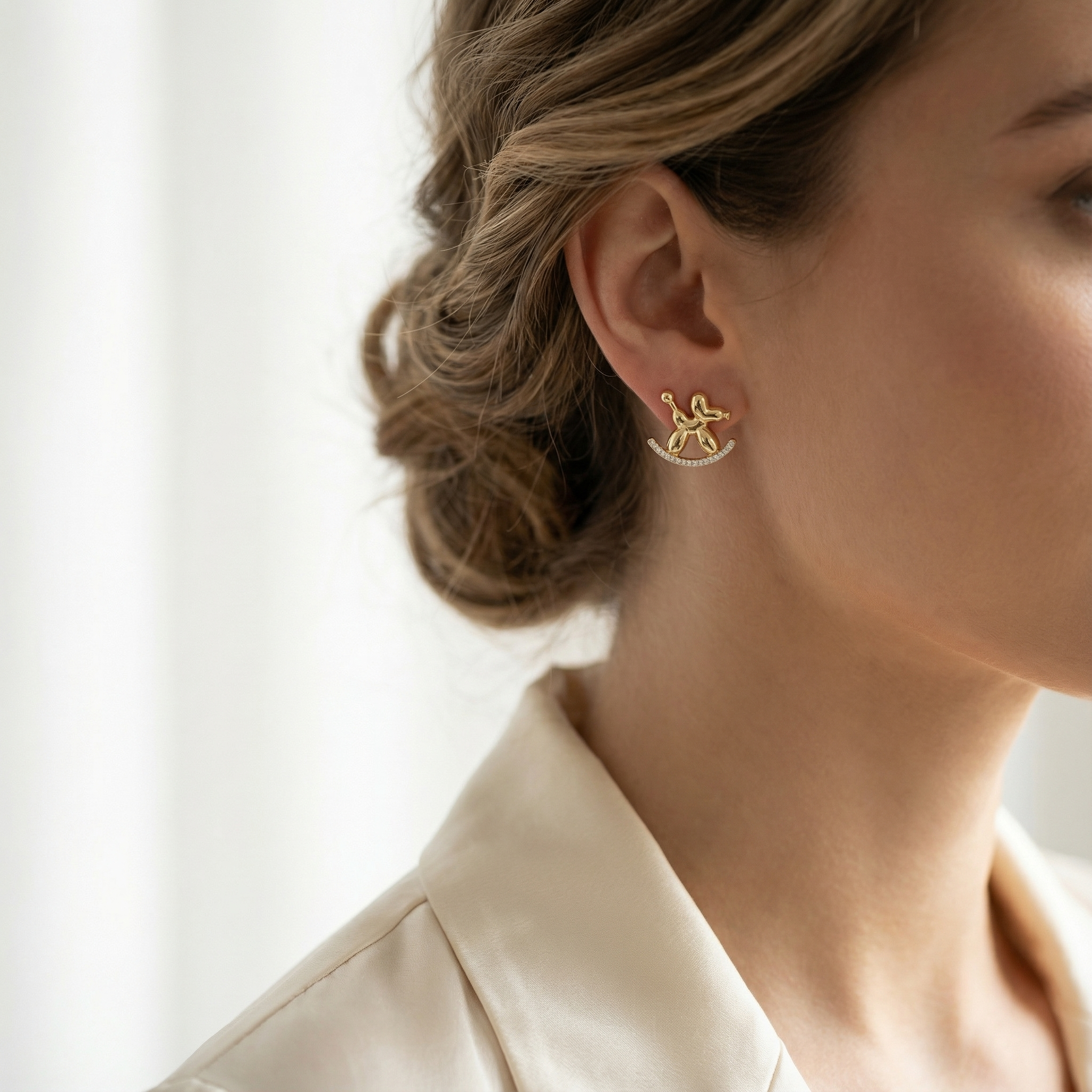 Joyous Curve Earrings