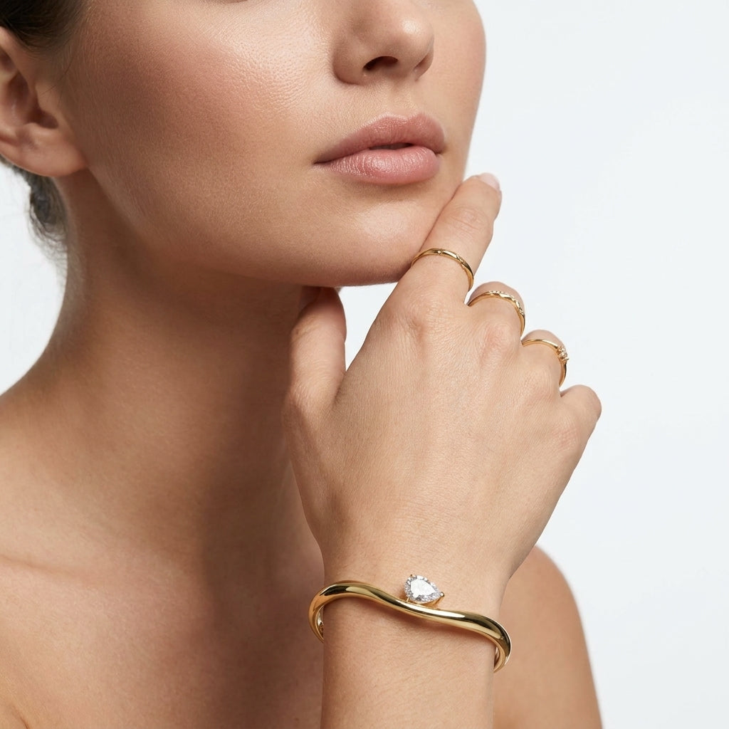 The Fluid Edge Kelepçe