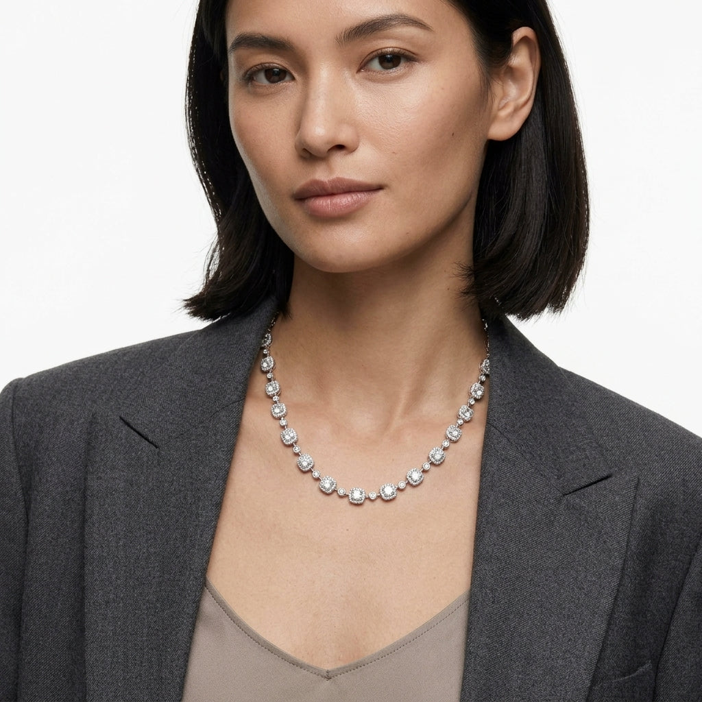 Cushion-Cut Halo Kolye
