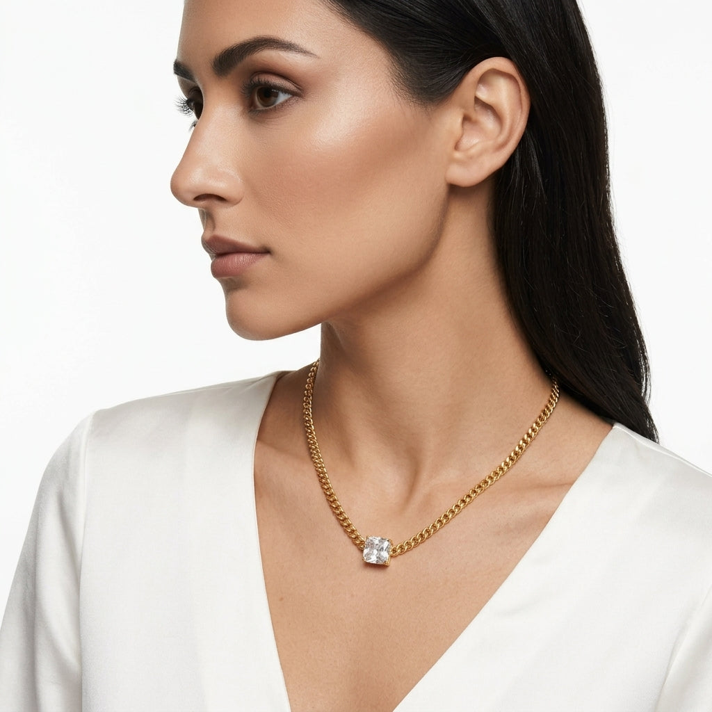 Cushion-Cut Kolye