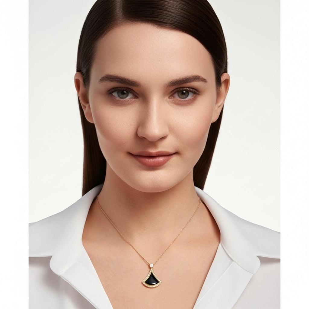 Divina Rosso Kolye (İthal Kutulu Model)