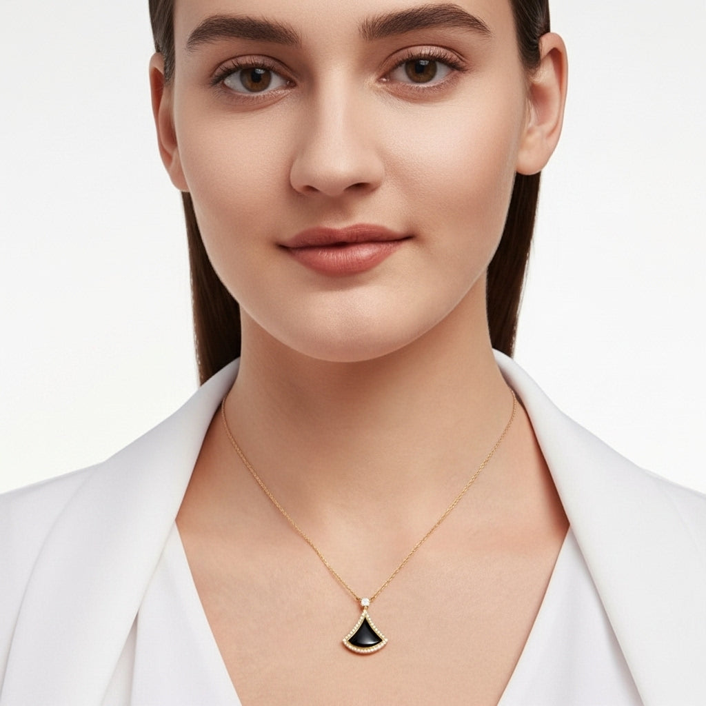 Divina Rosso Kolye (İthal Kutulu Model)