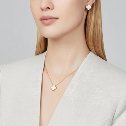 VCA Elyra Necklace (Imported Boxed Model)