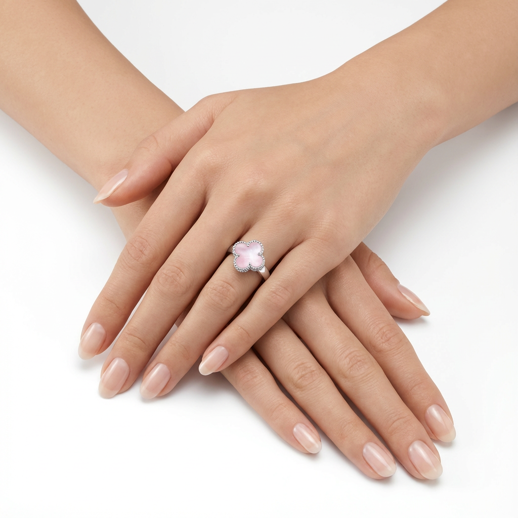 VCA Radiant Clover Yüzük (İthal Kutulu Model)