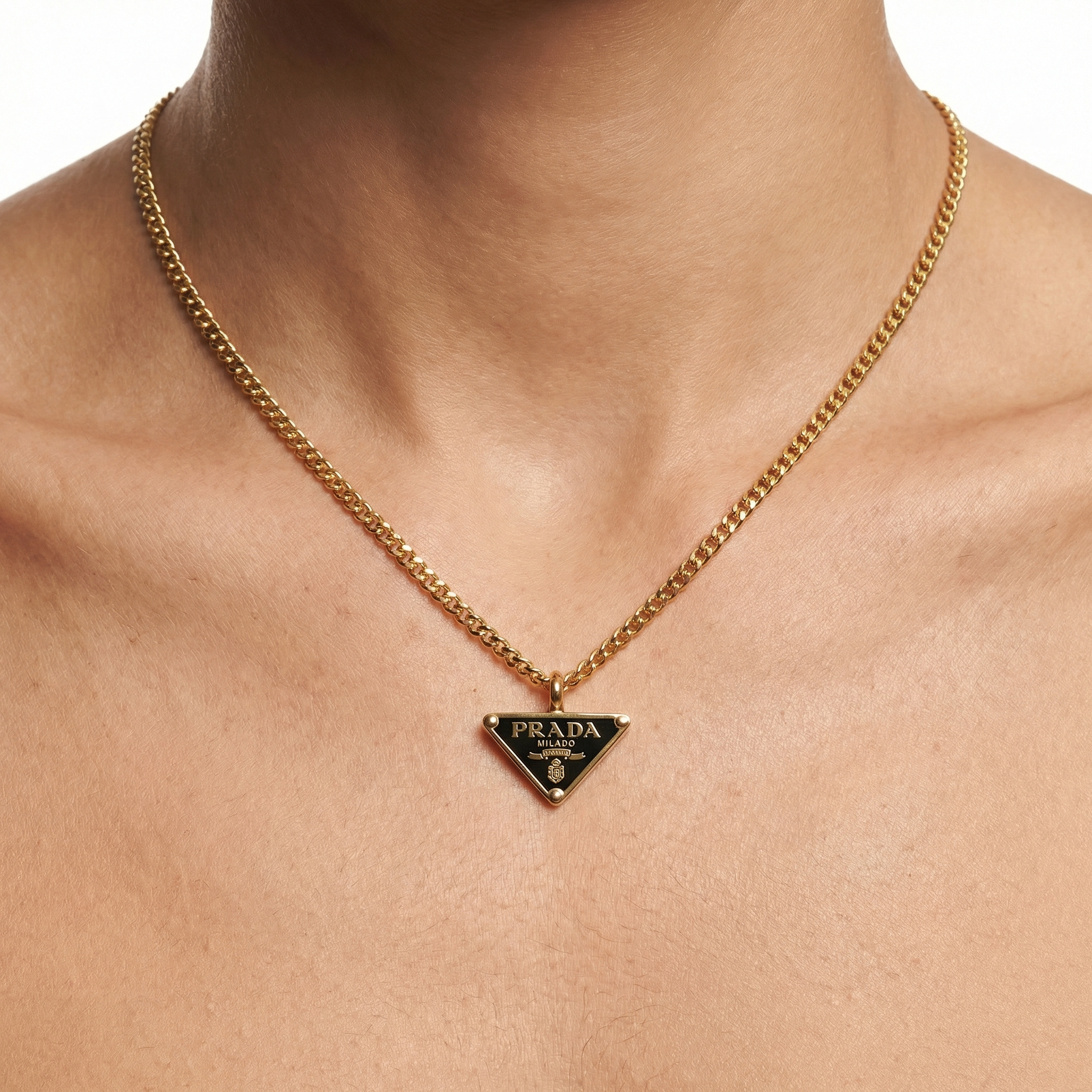 Modernist Shield Kolye (İthal Model)