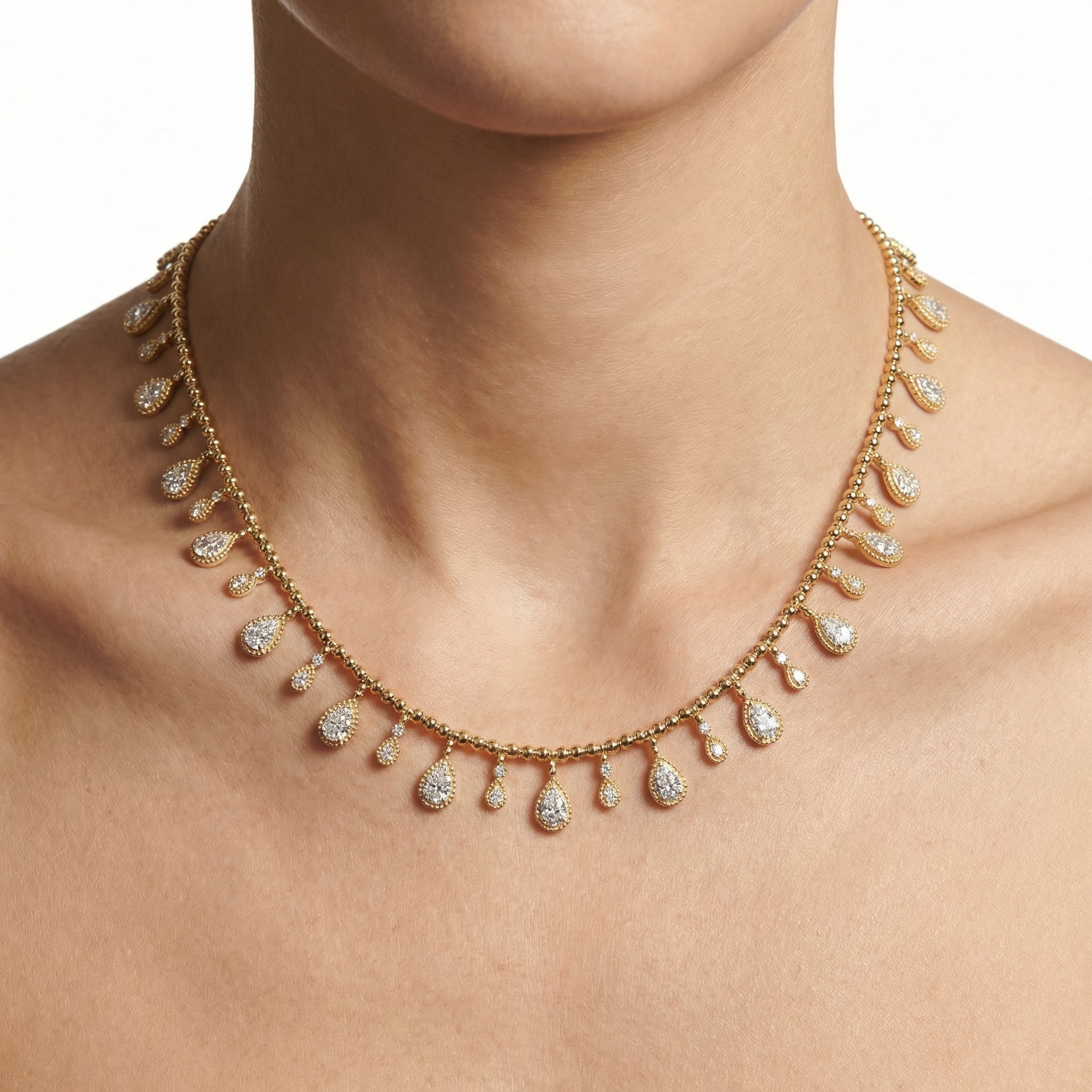 Pear-Cut Radiance Kolye (İthal Model)