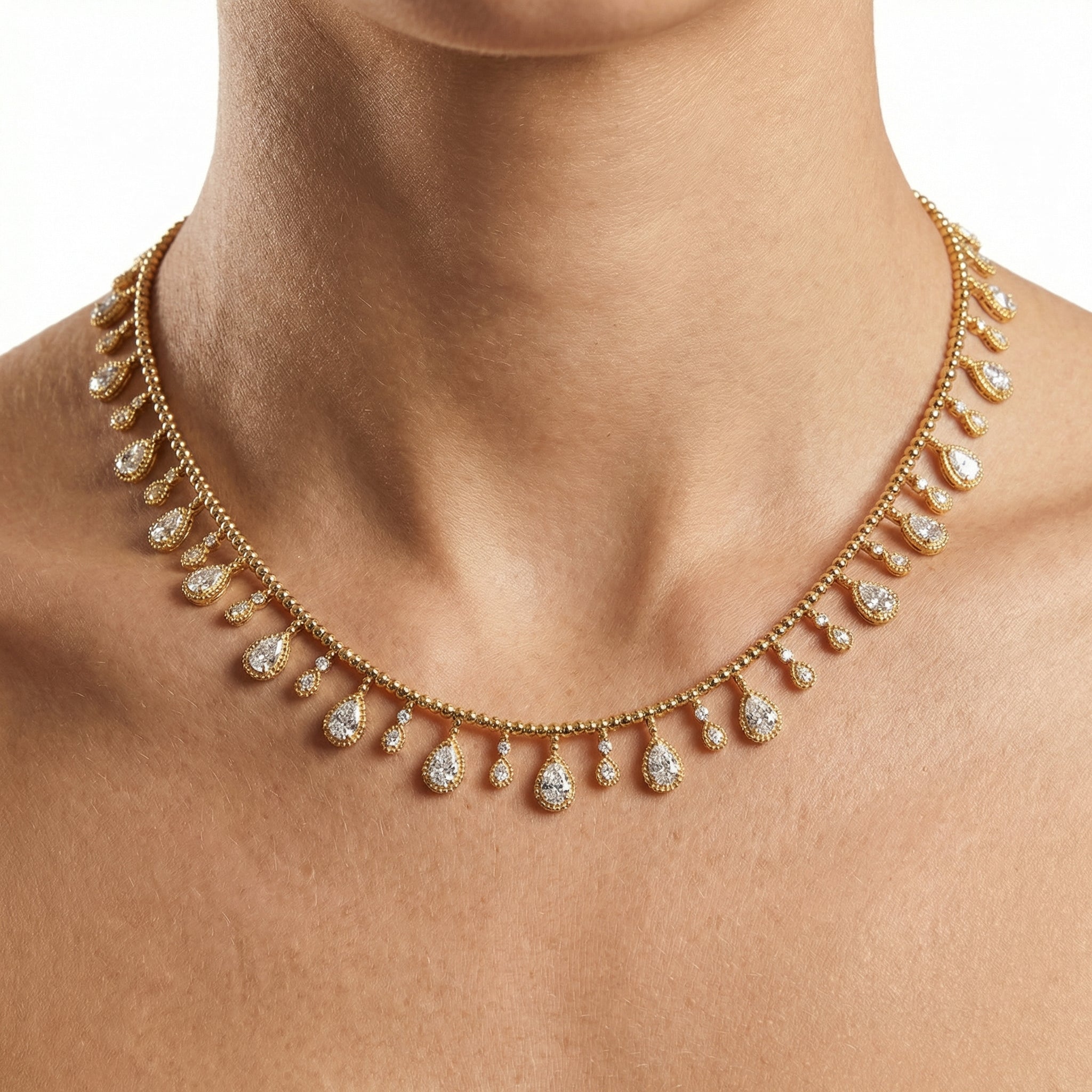 Pear-Cut Radiance Kolye (İthal Model)