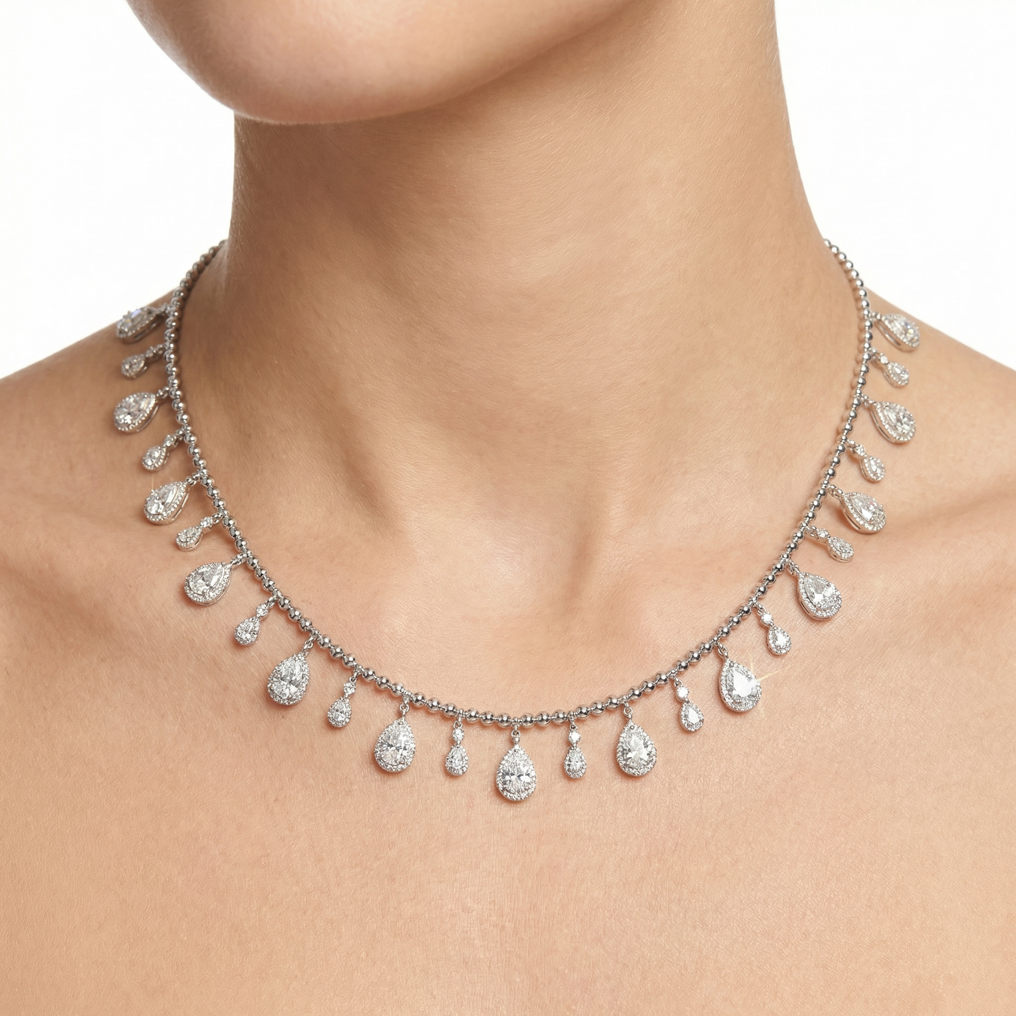 Pear-Cut Radiance Kolye (İthal Model)