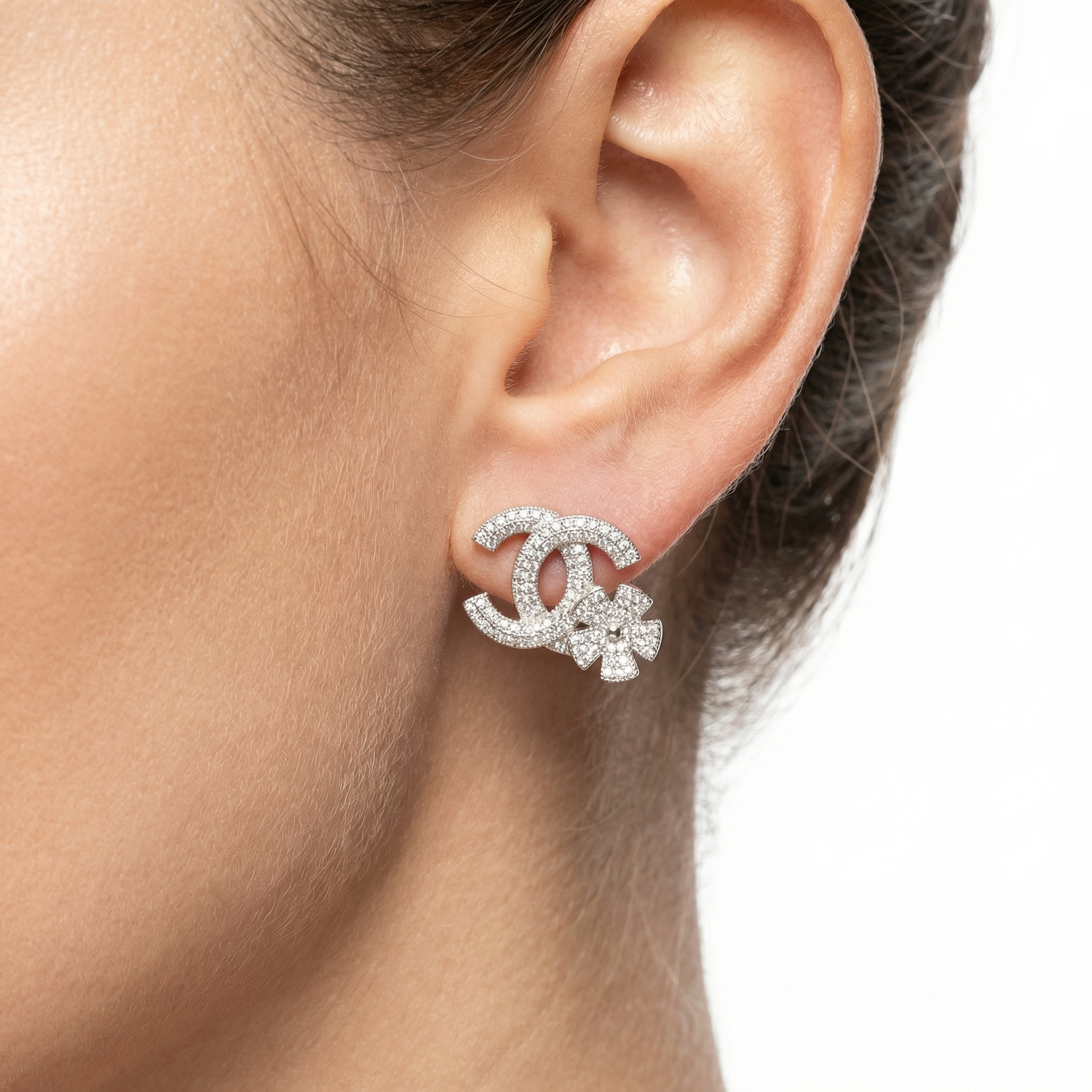 Radiant Flora-Pavé Küpe (İthal Model)