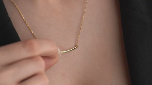 Arquea Curved Signature Necklace